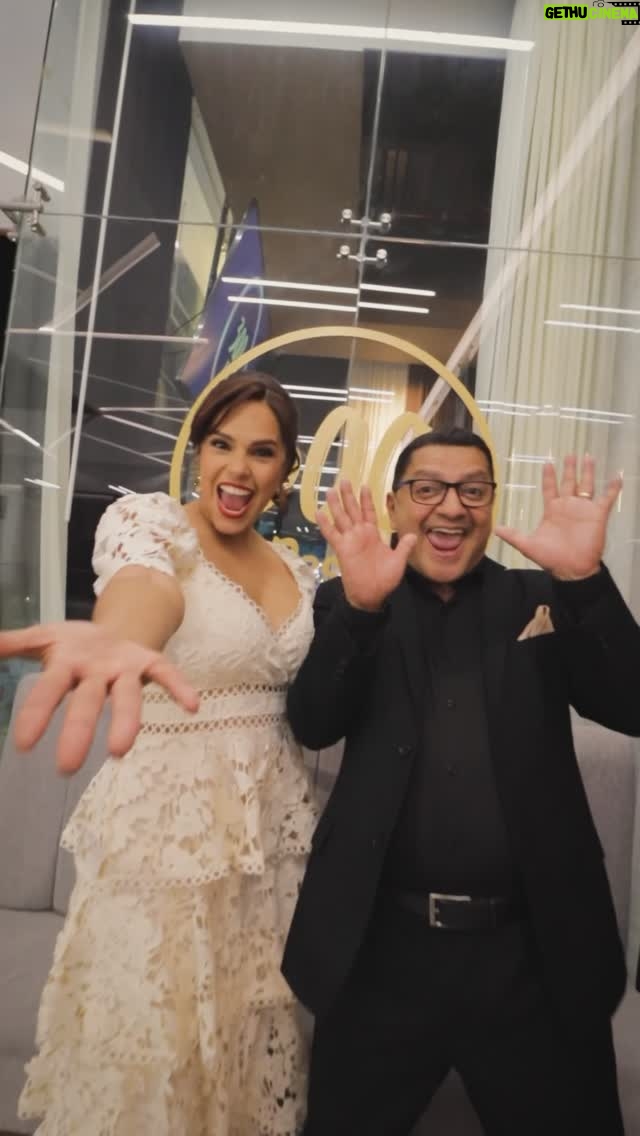 Cecilia Cascante - 5.5K Likes - Gracias a cada una de las personas que nos han acompañado en @300resto_ec y quienes aun no lo han hecho, los esperamos hoy! para que disfruten de una deliciosa comida y show en vivo 🎉