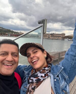Cecilia Cascante Instagram - Viajar con este par es lo máximo!!! @miriamurillo1 te adoro! 
En las historias les dejo lo que estaban hablando en el segundo video 🤣🤣🤣🤣

Aqui les dejo pedacitos de nuestro viaje hasta el momento. 

Te amo @elyeka sigamos coleccionando momentos ❤️❤️❤️