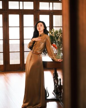 Cecilia Cheung Instagram - 历时光沉淀，铸经世之美。
@ralphlauren 
#RalphLauren
 #RalphLaurenSP25 
#拉夫劳伦美好生活DNA