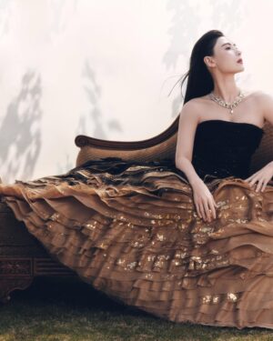Cecilia Cheung Instagram - #张柏芝 ｜#DeBeers戴比尔斯
  蓬勃生机🍃崇尚自然之美
  自然之力💎诠释原始气息