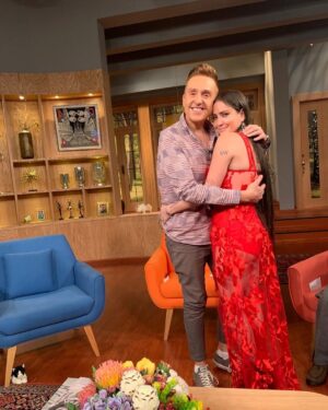 Celia Lora Instagram - Nunca me imaginé tener que escribir esto.

Daniel no sé cómo agradecerte tantas risas, tu apoyo, tu consejo, no sabes cómo siempre valoré tu amistad tan honesta e incondicional. 

Siempre fuiste único, siempre fuiste tú. 

Con Tu sentido del humor y tu personalidad que siempre te hizo diferente y especial. Amado, odiado pero NUNCA IGNORADO. Muy yo. 

Te amo @bisognodaniel y te amaré siempre. 

Gracias por tantas risas y cariño invaluable muñeco.