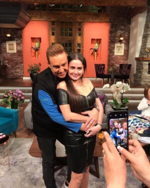 Celia Lora Instagram - Nunca me imaginé tener que escribir esto.

Daniel no sé cómo agradecerte tantas risas, tu apoyo, tu consejo, no sabes cómo siempre valoré tu amistad tan honesta e incondicional. 

Siempre fuiste único, siempre fuiste tú. 

Con Tu sentido del humor y tu personalidad que siempre te hizo diferente y especial. Amado, odiado pero NUNCA IGNORADO. Muy yo. 

Te amo @bisognodaniel y te amaré siempre. 

Gracias por tantas risas y cariño invaluable muñeco.