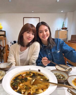 Chantalle Ng Instagram - Hotpot, heart-to-heart, and a full spectrum of emotions with @chantalleng 🤣🥹😭🙄😋🤯

New ep out on #JAUnscripted YouTube channel, tomorrow at 6pm ❤️