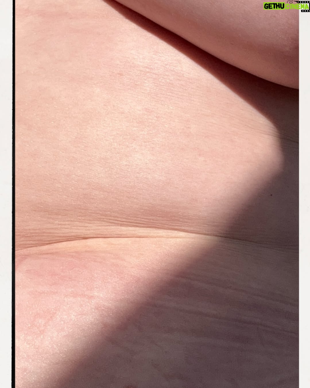 Charli Howard - 6.6K Likes - As I sit here writing my next book, āFleshā, here are some portraits of the body Iām lucky enough to call home. š¤ #flesh #body