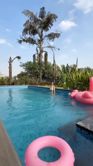 Charlie Chauhan Instagram - CinCin  Villa and @stayvista_official : a match made in paradise! 🍹  Coupon code - CHARLIE10

@stayvista_official at the Cin Cin Villa😍

#hosted #partnership  #collabration