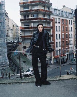 Charlotte Le Bon Instagram - Truly one of my favorite shoot since I was born ✨
Thanks to @behindtheblinds and @jonathan_huguet 
Magic eye 📸 @janssensjorre 
And the team 🧚‍♀️ @adecrestani @mainamilitza @thibaudsalducci @mammamia.paris