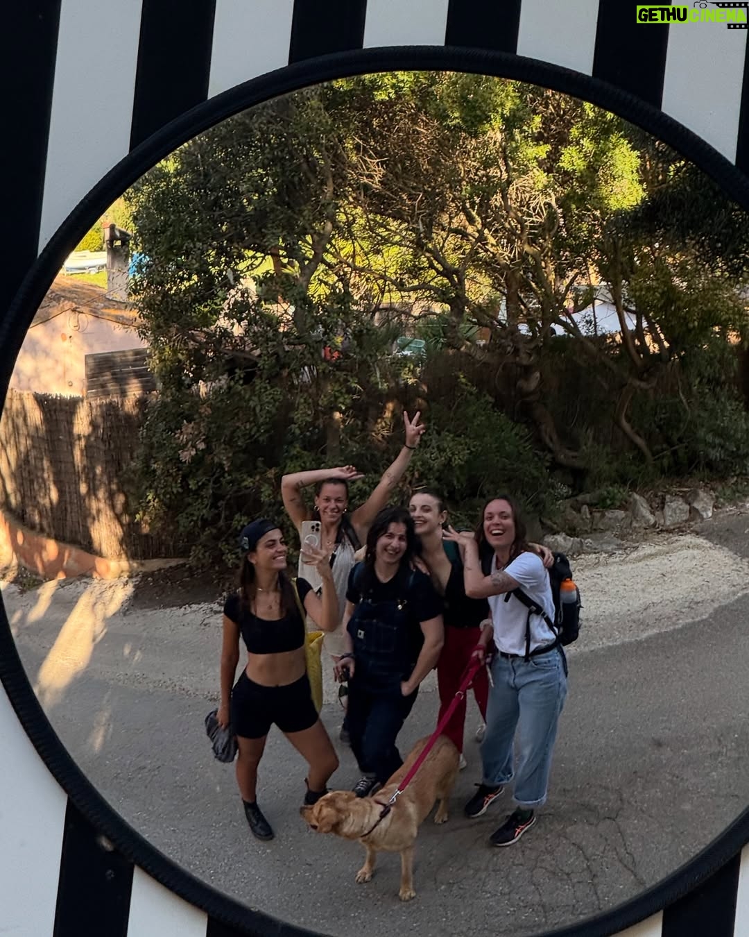 Charlotte Lemay - 6.5K Likes - Sweetest moments with my girls 🦋🩵🌊
Ps: Merci @courbetofficial pour ce magnifique bracelet gravé à mes initiales, qui ne me quitte plus 🌞
#sustainablejewelry
- produit offert -