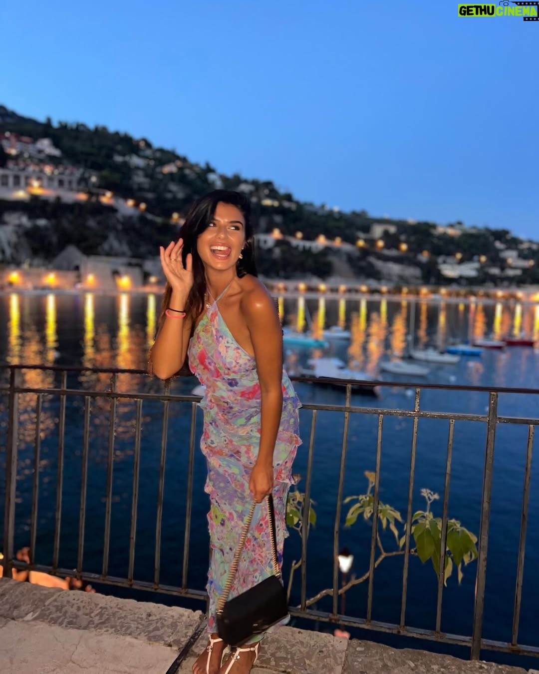 Charlotte Mint - 5.2K Likes - Bientôt le retour des robes ( MA PASSION ) 😍😜
Tu préfères laquelle ?? Réf :
1 - @houseofcb @houseofcb
2 - @zara
3 - @ratandboa
4 - @zara
5 - @nakdfashion
6 - @zara
7 - @majeparis
8 - @patbo
9 - @mesdemoisellesparis
10 - @orseund_iris