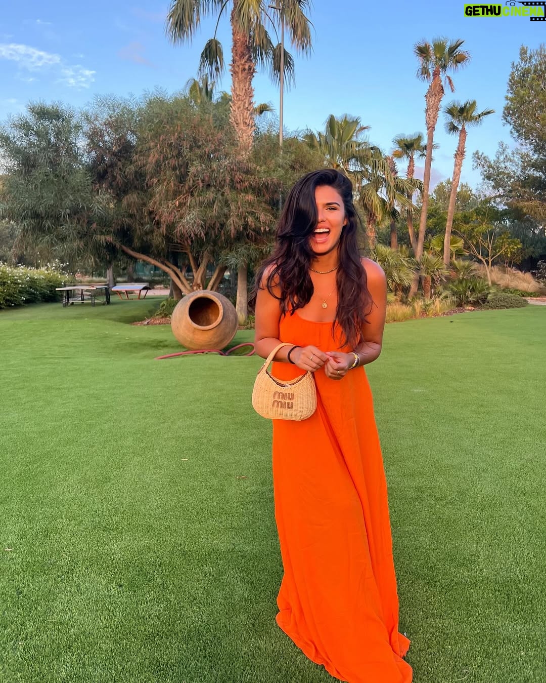 Charlotte Mint - 5.2K Likes - Bientôt le retour des robes ( MA PASSION ) 😍😜
Tu préfères laquelle ?? Réf :
1 - @houseofcb @houseofcb
2 - @zara
3 - @ratandboa
4 - @zara
5 - @nakdfashion
6 - @zara
7 - @majeparis
8 - @patbo
9 - @mesdemoisellesparis
10 - @orseund_iris