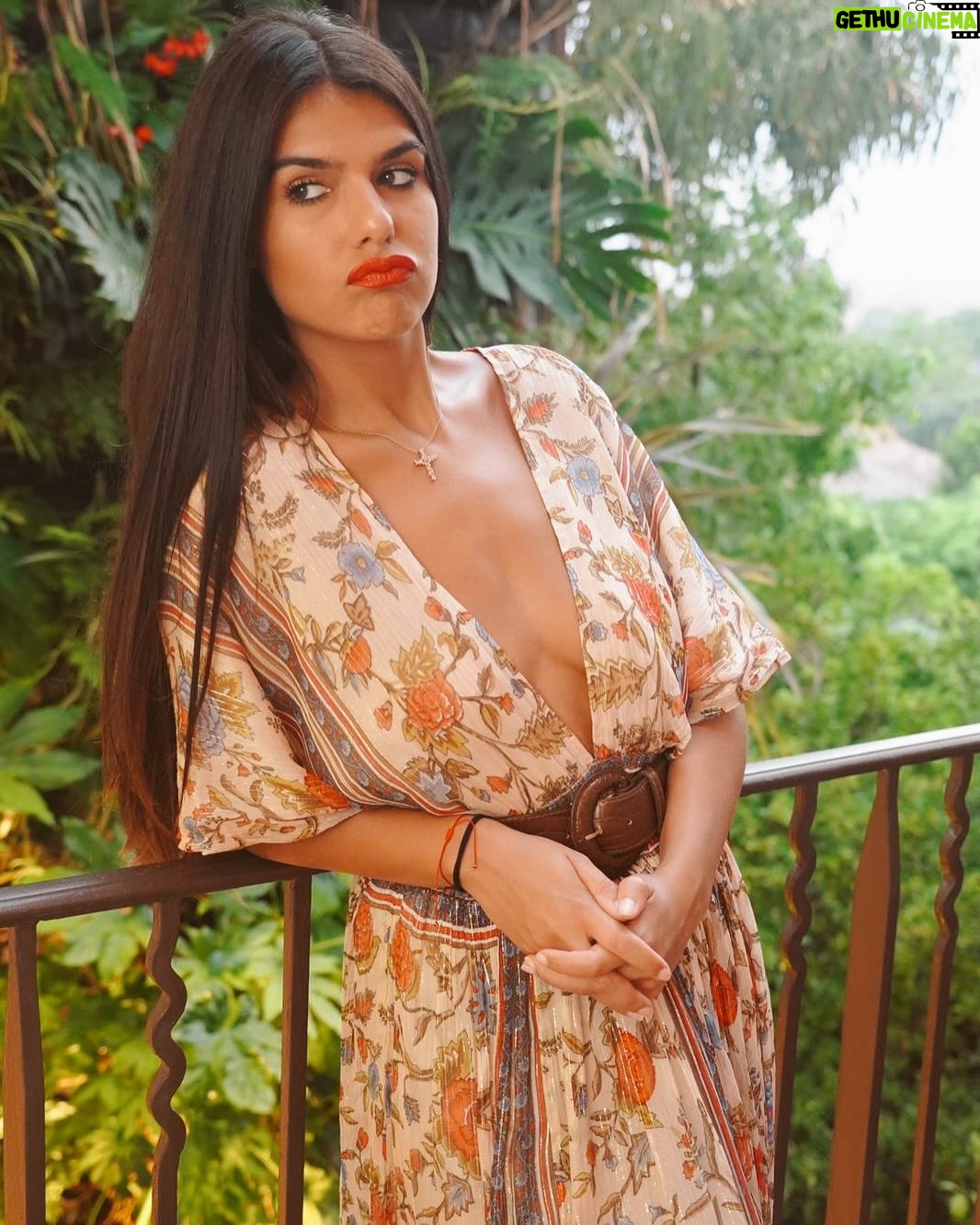 Charlotte Mint - 5.2K Likes - Bientôt le retour des robes ( MA PASSION ) 😍😜
Tu préfères laquelle ?? Réf :
1 - @houseofcb @houseofcb
2 - @zara
3 - @ratandboa
4 - @zara
5 - @nakdfashion
6 - @zara
7 - @majeparis
8 - @patbo
9 - @mesdemoisellesparis
10 - @orseund_iris