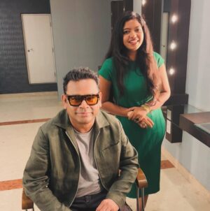 Charumathi Saravanan Instagram - Very grateful😭🧿 Truly blessed🤌🏻 AR Rahman Sir is my forever favourite and this click was a dream come true moment.🧿🥰
.
Thank you so much @athulvinod92 sir and @youtubecreatorsindia 
.
Thank you MM family for your love and support♥️🧿
.
Aiyooo ennaiku night Thookam varuma nu therlaye🙈🐒
.
#missmiracle #arr #arrahman #raayanfromjuly26🎬🥹🔥 #sunpictures