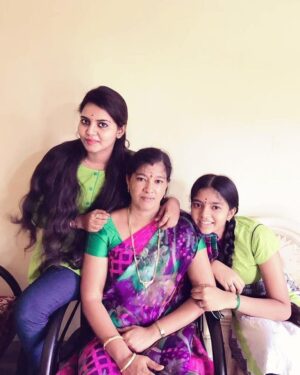 Charumathi Saravanan Instagram - Happy Women’s Day♥️
.
The last pic🥹🤌🏻 My two incredible women who raised me from a lil school girl to the person I am today♥️🧿