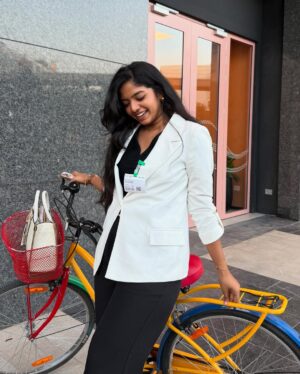 Charumathi Saravanan Instagram - 15 years old Charu wouldn’t believe I’m going Google office and attending meetings and making Youtube my Career🧿 Extremely happy & grateful!! Thank you @youtubecreatorsindia and special thanks to @athulvinod92 sir for your support and encouragement✨
.
Love you Miss Miracle fam!! You are the best♥️