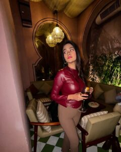 Actress Charvi Saraf HD Photos and Wallpapers March 2025
