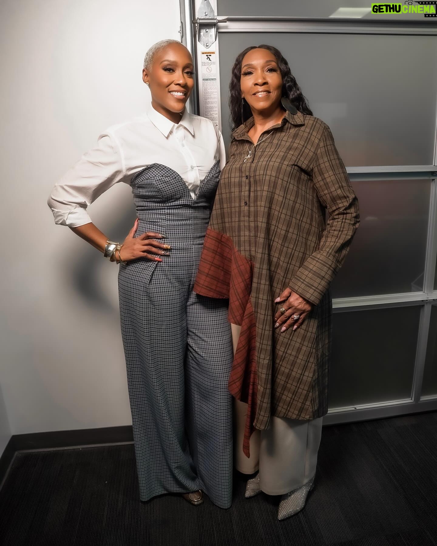 Cheryl 'Coko' Gamble - 27K Likes - I’m a mama’s girl always & forever!!! I love you mommy @ladytibba ❤️❤️❤️❤️ #justbecause #ilovemymother
📸: @iam_kaleb__