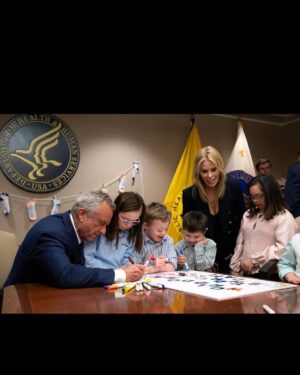 Cheryl Hines Instagram - Today, on #WorldDownSyndromeDay, we celebrate the incredible children and adults with Down syndrome and the families who love and support them. Bobby (Mr. Secretary) and I loved meeting you and spending time together. HHS is committed to supporting these families and ensuring easy access to the care and resources they deserve.