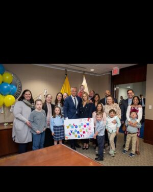 Cheryl Hines Instagram - Today, on #WorldDownSyndromeDay, we celebrate the incredible children and adults with Down syndrome and the families who love and support them. Bobby (Mr. Secretary) and I loved meeting you and spending time together. HHS is committed to supporting these families and ensuring easy access to the care and resources they deserve.