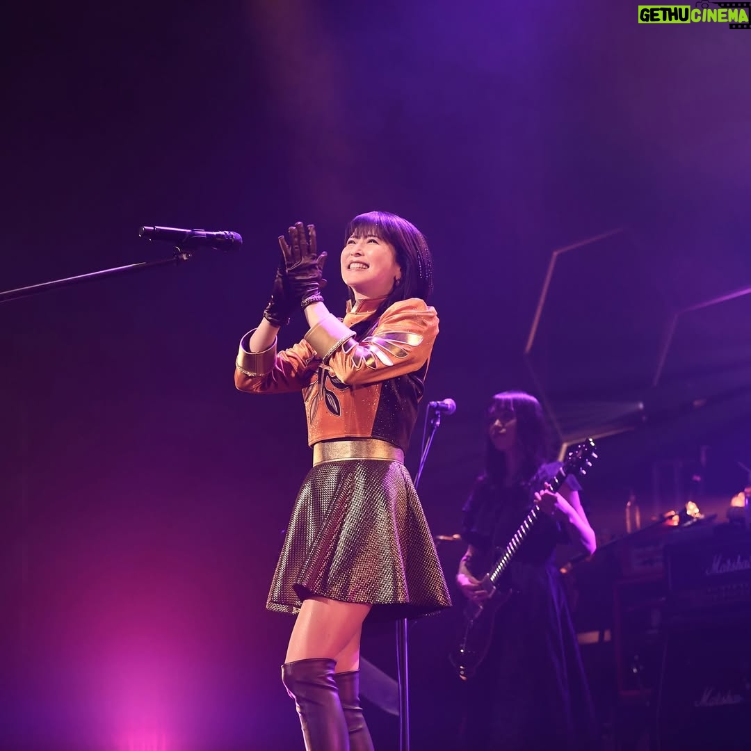 Chisato Moritaka - 55.2K Likes -
2025 森高千里コンサートツアー“あなたも私もファイト!!”
4月12日 宮崎 日向市文化交流センター 大ホール 終了しました!
皆さんにお祝いしていただいて素敵な誕生日翌日になりました。
いつもありがとうございます。56歳もファイトー!!
コンサートの前は宮崎のいいとこを調べて行ってきました。
日向岬の絶景ポイント「馬ヶ背」の断崖絶壁は圧巻でしたよ~。
馬ヶ背茶屋では、へべすソフトクリームと日向夏ソフトクリーム両方食べました!
今日も温かい声援をありがとうございました!
明日4月13日は 大分 iichikoグランシアタ です!
#chisatomoritaka
#森高千里
#あなたも私もファイト
#宮崎県
#日向市
#日向市文化交流センター
#日向岬
#日向岬展望台
#スケルッチャ
#馬ヶ背
#馬ヶ背茶屋 の「#へべすソフトクリーム」「#日向夏ソフトクリーム」
#お食事処ながとも の「#肉うどん」
#あげみ
#ひゅうちゃん農園 の「#日向夏」
#九州ピュアドライ の「#ドライフルーツ」
#マエダ製菓 の「#ひょっとこチーズ饅頭」
#SEIKADO の「#フルーツサンド」
#サンA の「#日向夏果汁100%」「#日向夏ドリンク20%」
#ひむか農園 の「#へべすストレート果汁100%」
