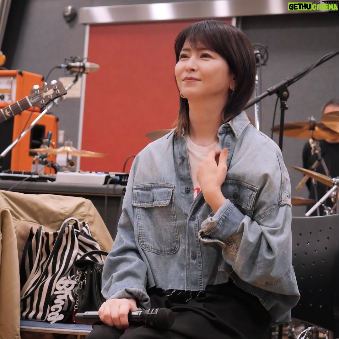 Chisato Moritaka - 35.1K Likes -
皆さんお待たせしました!
明日からコンサートツアー『“あなたも私もファイト!!”』がスタートしますよー🎵
リハーサルもバッチリ!メンバー、スタッフと共に気合い入ってます。
一緒に弾けちゃいましょ〜
#chisatomoritaka
#森高千里
#あなたも私もファイト