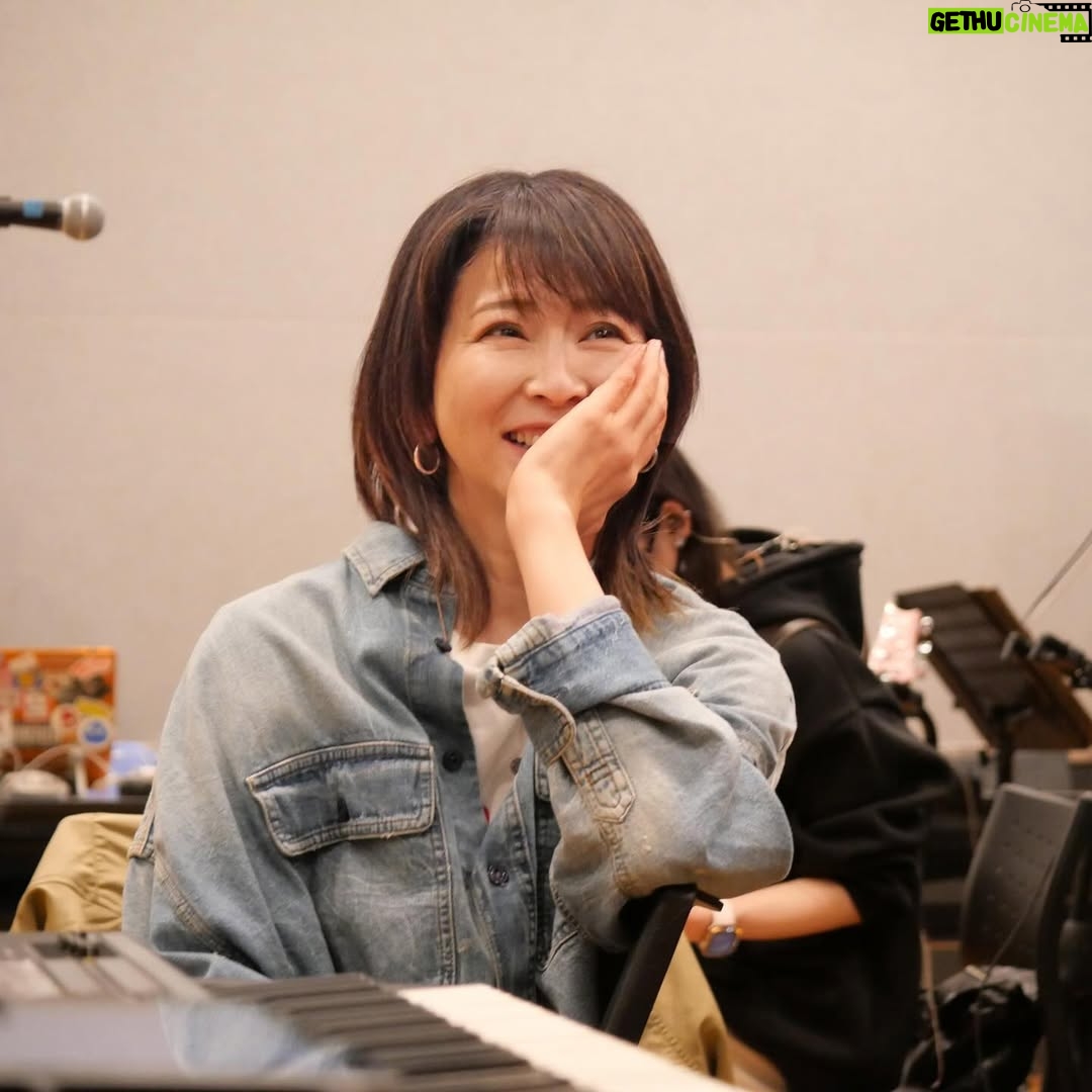 Chisato Moritaka - 35.1K Likes -
皆さんお待たせしました!
明日からコンサートツアー『“あなたも私もファイト!!”』がスタートしますよー🎵
リハーサルもバッチリ!メンバー、スタッフと共に気合い入ってます。
一緒に弾けちゃいましょ〜
#chisatomoritaka
#森高千里
#あなたも私もファイト