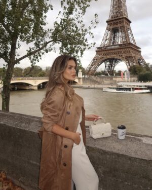 Chloe Lloyd Instagram - Oui Oui🥐🍂