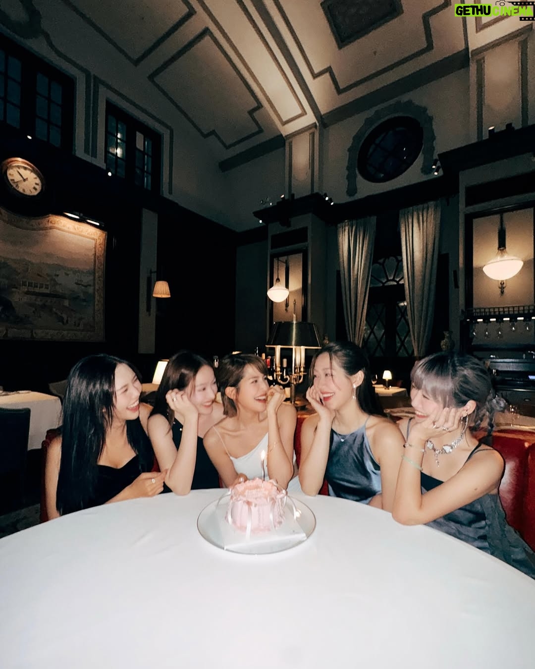 Chloe So - 22.6K Likes - 記住要共最美的人分享每個夜晚
╰(*´︶`*)╯♡
🎂💗