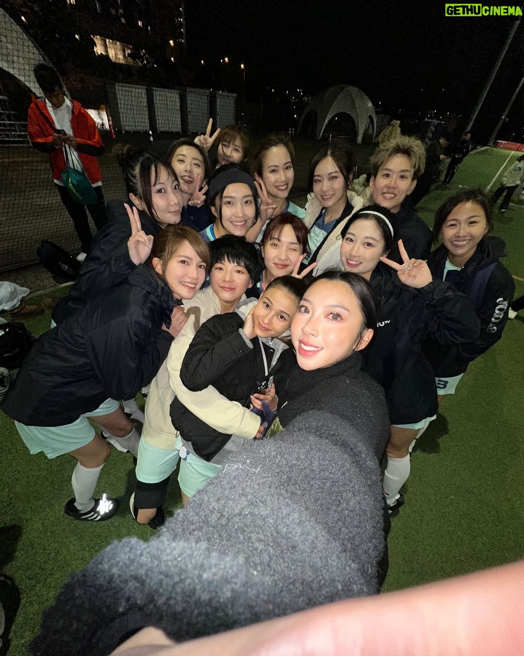 Chloe So - 16.8K Likes - 節目會有終點
比賽會有終點
但足球嘅路上係起點
可以好肯定以後會繼續踢波的❤️⚽️
(不過終極大戰後先養傷*´ω`*)
好彩當初好勇敢參加呢個節目
先可以認識到教練團隊台前幕後隊友們
亦都認識到更好嘅自己
半年來快樂嘅時光過得太快
除咗不捨,剩低嘅都係不捨😭🥺🫂❤️
📸 @chasekphotos
#足球女將