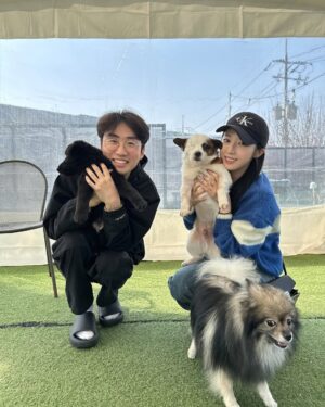 Cho Ha-seul Instagram - @withaseul 님께서 포캣멍센터에 방문해주셨습니다🥳

해외투어로 바쁜 일정에도 불구하고 아이들 한친구씩 이뻐하면서 집중 케어해주셨어요🥹 정성어린 손길에 하슬님의 다정하고, 따뜻한 마음이 전해졌습니다

뿐만 아니라, 아이들에게 건강한 한 끼를 제공해주기 위해 처방식 캔까지 후원하며 센터의 힘이 되어주어요

이번 만남을 통해 하슬님께도, 아이들에게도 행복하고 따뜻한 순간이 된거같아 무척 뜻깊습니다.

하슬님의 활동을 진심으로 응원하며 이번 방문을 통해 전해 주신 사랑과 따뜻한 마음을 잊지 않겠습니다!

HaSeul from the K-pop girl group ARTMS visited For Cat&Mung Center!

Despite her busy schedule with an overseas tour, she took the time to care for each and every one of our shelter animals, showering them with love and attention. Her gentle touch and warm heart truly shone through.

Not only that, but she also generously donated prescription canned food to provide the animals with a healthy meal, giving even more strength to our center.

This visit was such a meaningful and heartwarming moment for both HaSeul and the animals at For Cat&Mung Center.
We are incredibly grateful for her kindness and support.

#k #아빠 와 #아르테미스 #하슬 #artms