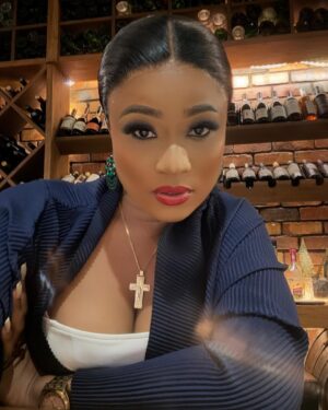 Christabel Ekeh Instagram - Thank you Jesus ❤️🙏.
Thy word is a lamp unto my feet and light unto my path. 
Psalm 119:105
Out and about.