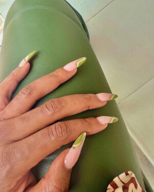 Christabel Ekeh Instagram - Thank you Jesus ❤️🙏. 
Absolutely enjoyed this nail combo….what’s next? #olivegreen