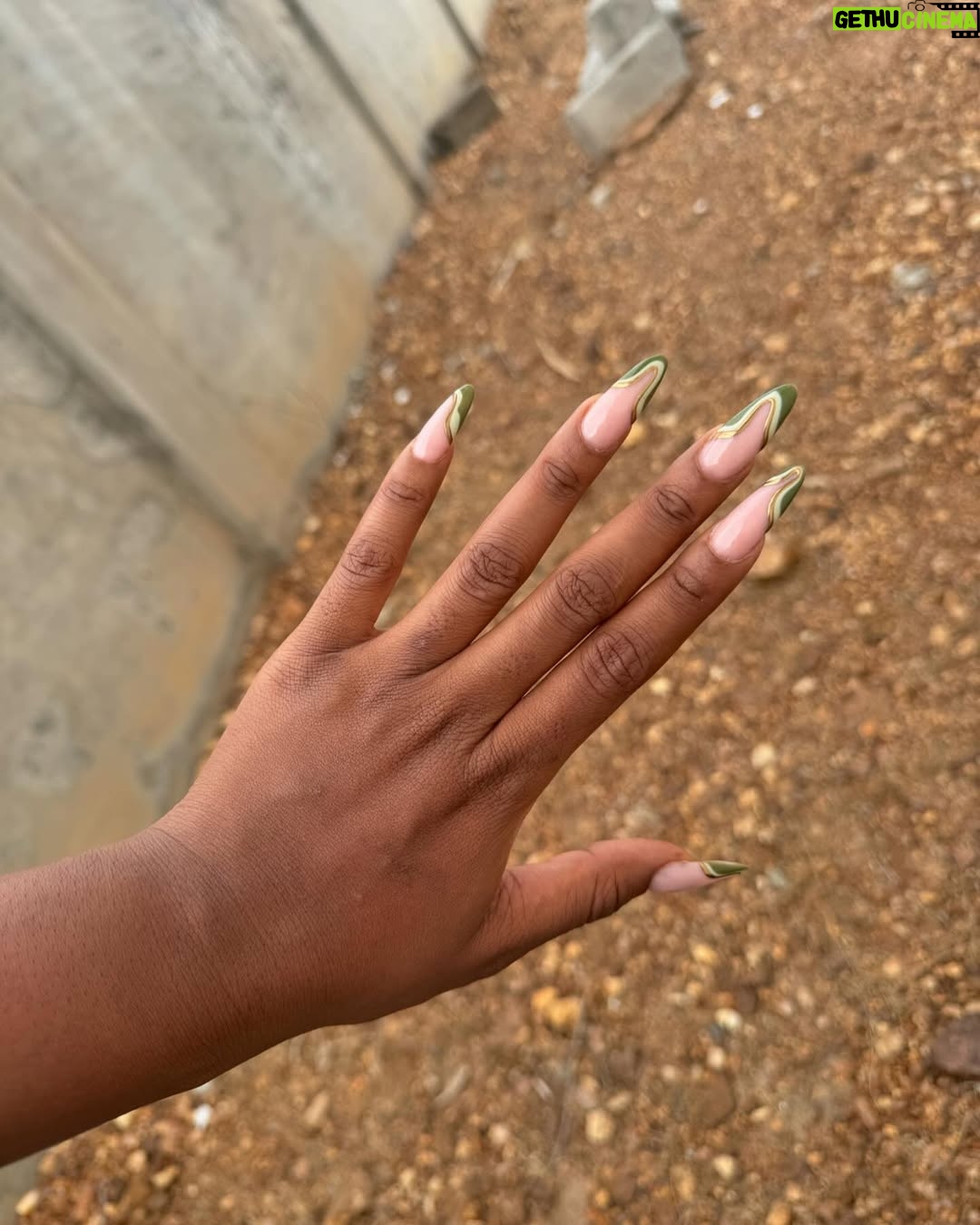 Christabel Ekeh - 3 Likes - Thank you Jesus ❤️🙏.
Absolutely enjoyed this nail combo….what’s next? #olivegreen