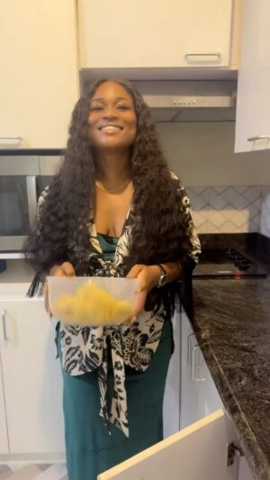 Christabel Ekeh Instagram - Thank you Jesus ❤️🙏. 
Hi Queens, I see you ❤️
Fried plantain vs champagne.