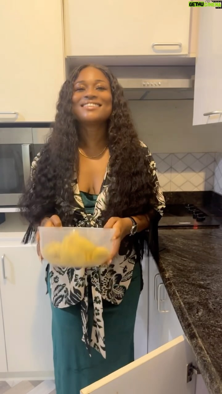 Christabel Ekeh - 3 Likes - Thank you Jesus ❤️🙏.
Hi Queens, I see you ❤️
Fried plantain vs champagne.