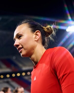Christiane Endler Instagram - 🇨🇱🧤 Christiane Endler ✨

#UWCL