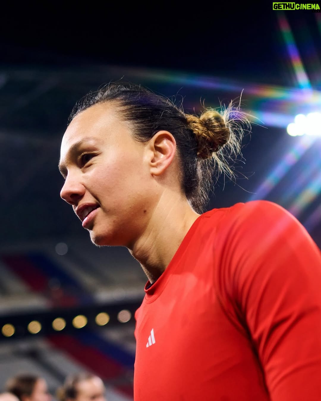 Christiane Endler - 10.5K Likes - 🇨🇱🧤 Christiane Endler ✨
#UWCL