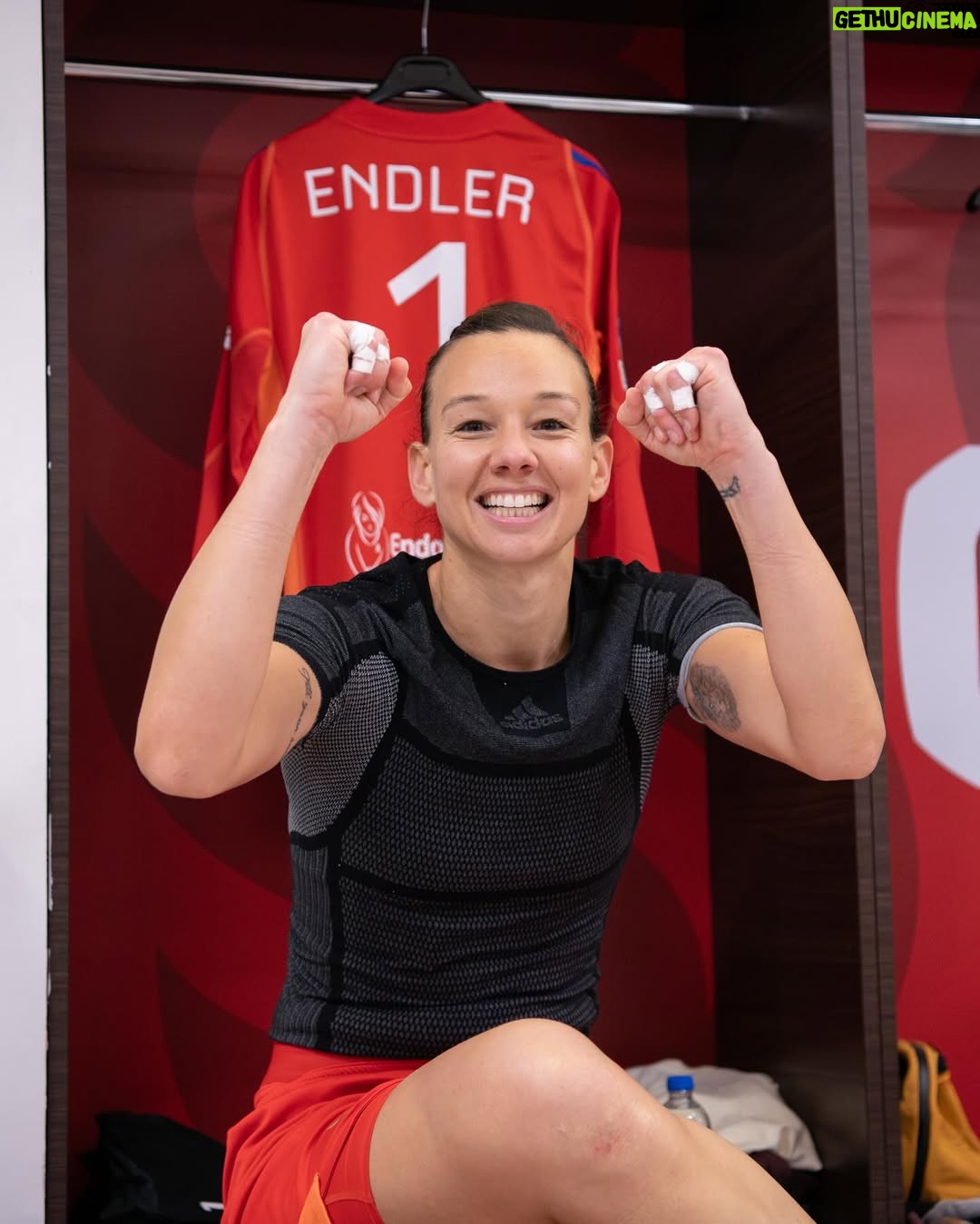 Christiane Endler - 10.5K Likes - 🇨🇱🧤 Christiane Endler ✨
#UWCL