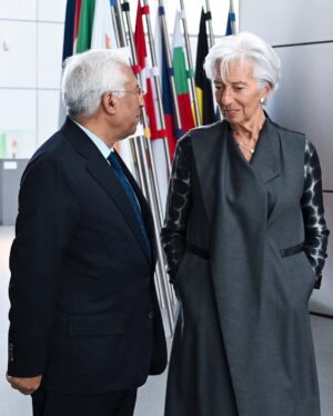 Christine Lagarde Instagram - 🇪🇺 Working together for a stronger Europe!