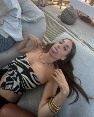 Ciara Miller Instagram - I fucking love summer.