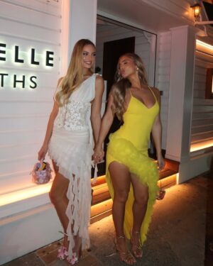 Cindy Marina Instagram - Barbie world 🎀 A time was had 🥂✨ 

Wearing vintage @emasavahl 🤍