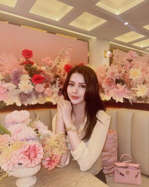Cindy May McGuire Instagram - Waiting for someone you #love is never easy.
Especially when the one you’re waiting for isn’t aware that you’re waiting. 🌙