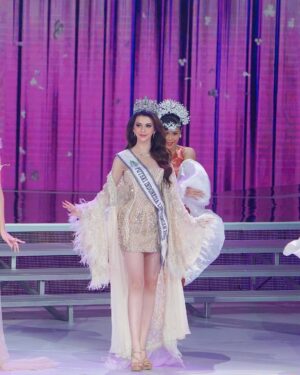 Cindy May McGuire Instagram - ▶️▶️Embracing life with grace and confidence. Every step is a runway 👑 #PuteriIndonesia #ConfidenceIsBeauty #sctv

Dress by: @maisonbaazcouture 
Makeup by: @arie_khayz 
Hair by: @noe_hair_makeup 
Jeweley by: @amerojewellery 
Video: @stephen.inventor.diaz 
Picture:  @iveenven26