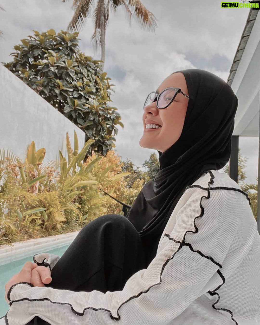 Cita Citata - 4.5K Likes - Selamt pagi semua !
Tersenyumlah karna senyum itu …