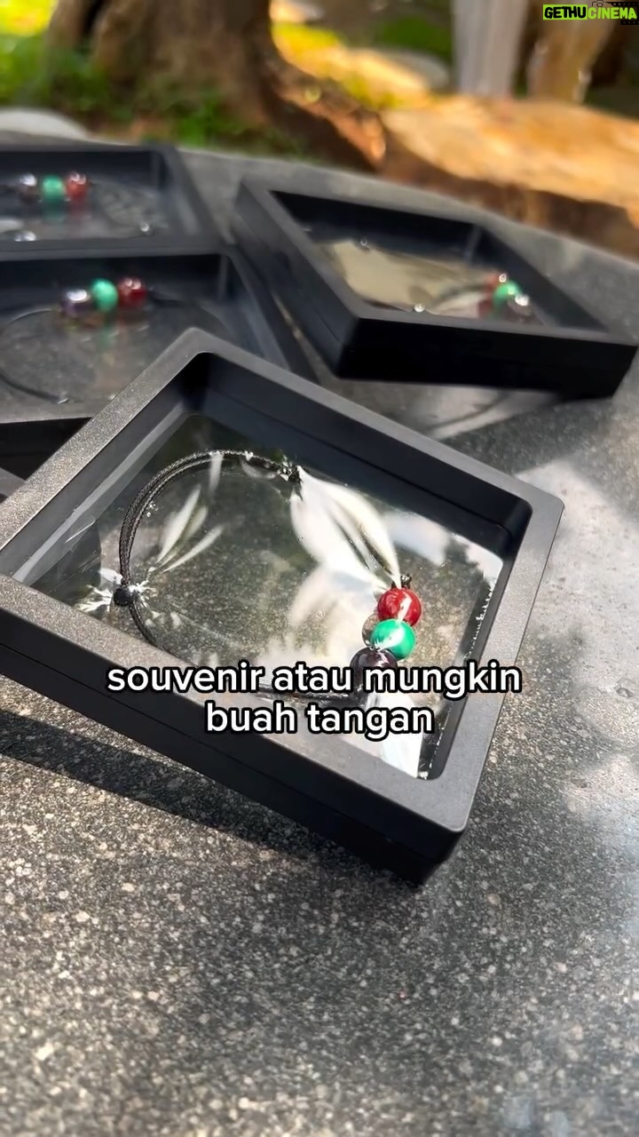 Cita Citata - 3.4K Likes - GIVEAWAY ALERT ‼️
Semoga dari batu ini aku dan kalian bisa sama sama terkoneksi dan menjadi bagian yang hidup dari karya ini 🤍
Silahkan jawab pertanyaan aku di video atas ya .. terimakasih 🙏