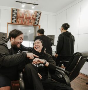 Cita Citata Instagram - Bekerja di hari umurku yang bertambah tua …
Semangat !! @jrocks.official @45records.official @45movement

📸 @alfianofrans