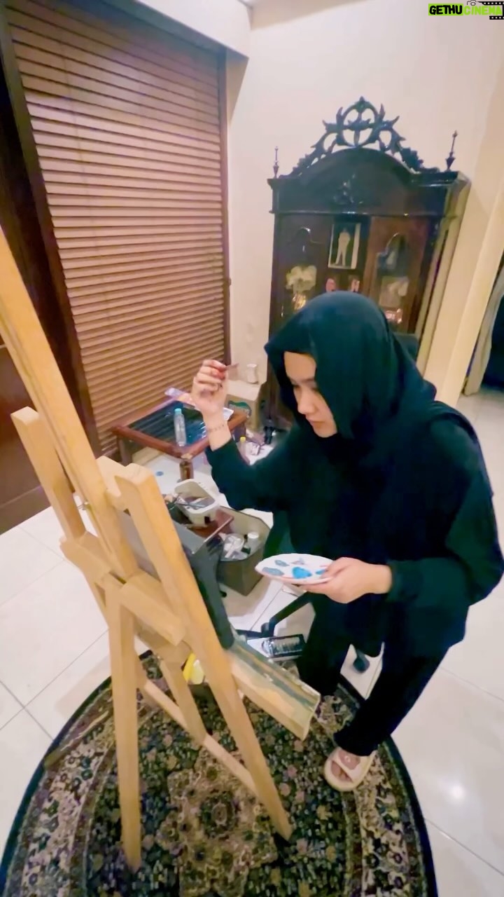 Cita Citata - 6.5K Likes - Hidup itu adalah bagaimana kita belajar membiasakan diri menerima perubahan, dengan terbiasa menerima perubahan baik sifatnya senang, sedih, sakit, terluka, kecewa, dll semua akan terasa biasa saja (bisa karna terbiasa)
sesungguhnya tidak ada yang tau ada apa di 1 detik ke depan kan? Yang penting kita sudah berusaha semampu kita. Selebihnya Gusti Allah yang punya kehendak.