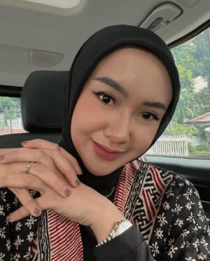 Cita Citata Instagram - Mendampingi suami bekerja…
Semangat sayang @mahardhika_soekarno 🤍