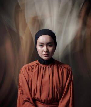 Cita Citata Instagram - Yang meruntuhkan rasa kepercayaan kepada sesama keluarga,saudara,teman dan sahabat adalah Uang.
Uang bukan patokan untuk membuat kita bisa menjadi pribadi yang tenang.
Memang di wajibkanlah kita mencari nafkah untuk keluarga tapi ketika itu berlebihan apakah kita bisa berfikir sejenak, uang tiada gunanya saat kita pulang nanti ? dan sedikit saja menyadari untuk apa kita di lahirkan di dunia jika hanya mengejar uang …