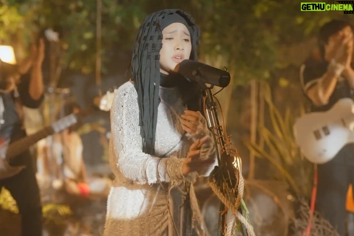 Cita Citata - 20.7K Likes - Terimakasih atas support dan apresiasinya teman teman semua .. 🙏
SHOWCASE TITIK TIGA Alhamdulillah berjalan lancar.
Full videonya ada dichannel youtube 45 Movement Records