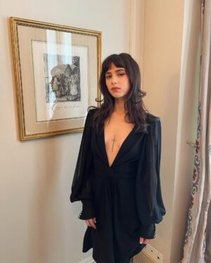 Clairo Instagram - @maisonvalentino @alessandro_michele 🇫🇷❤️🦋