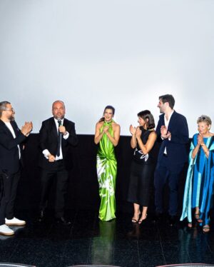 Clara Lago Instagram - Cuando el trabajo y el placer se entremezclan… ese es el mejor cocktail.
Gracias @geoffreycowper @itspablolozano @andresrodzel #caroldudley @rubenbejarano y todo el equipo de @booksanddrinksmovie por esta semana de ensueño. Y a mi compañero de viajes, batallas y vida @joselucena__ por acompañarme a donde haga falta (porque siempre haces falta 🥰🫶🏼).
Deseando volver a disfrutar de este lugar y su gente maravillosa.
Y a las que andáis por la #RepúblicaDominicana que sepáis que #booksanddrinks ya está en todos los cines de @caribbeancinemasrd !! 📽️🍿📚🍸
#cine #promoción #estreno #photodump